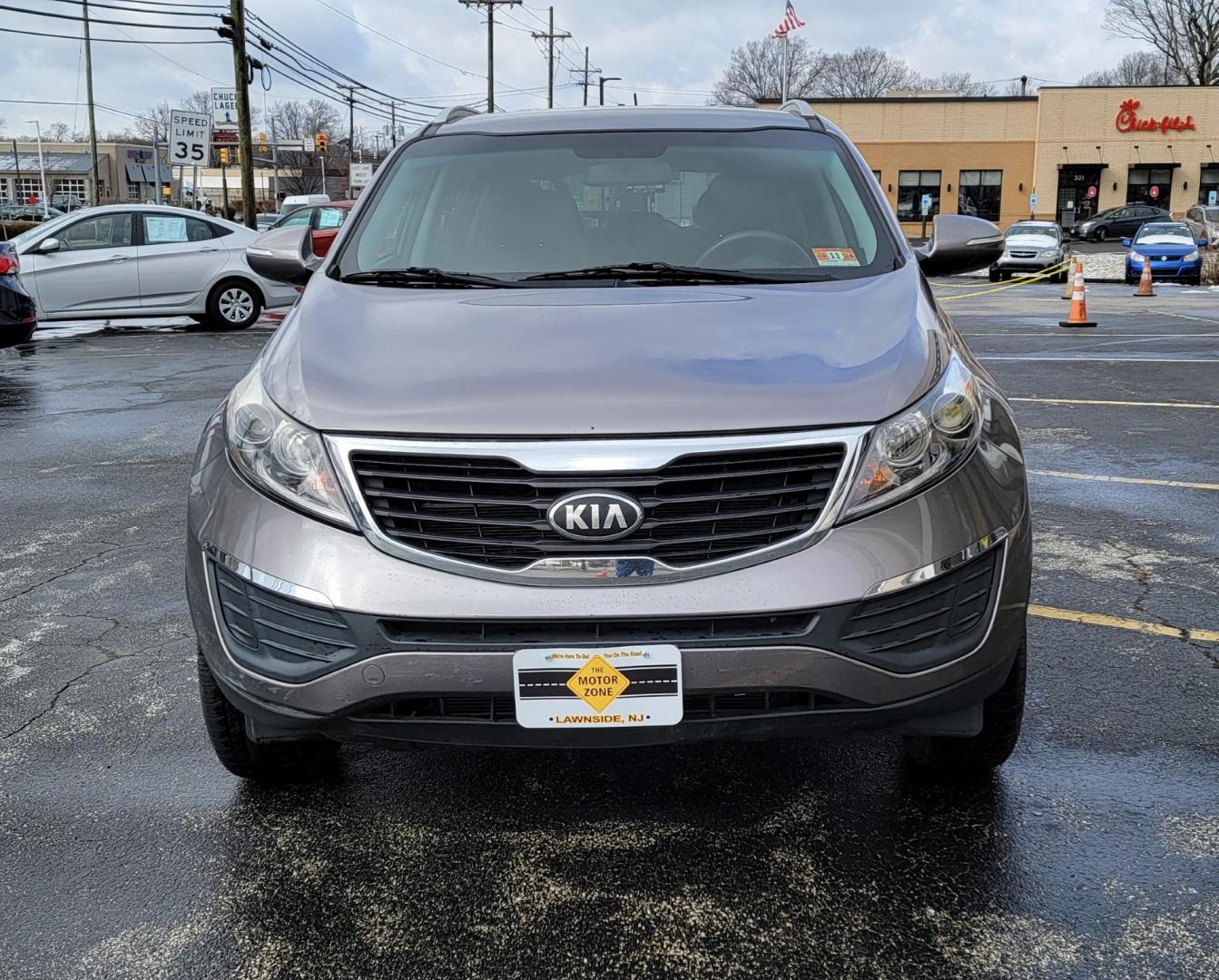 2013 Gray /Black Kia Sportage LX FWD (KNDPB3A22D7) with an 2.4 Liter engine, 6-Speed Automatic transmission, located at 341 N White Horse Pike, Lawnside, NJ, 08045, (856) 262-9500, 39.855621, -75.027451 - Photo#5